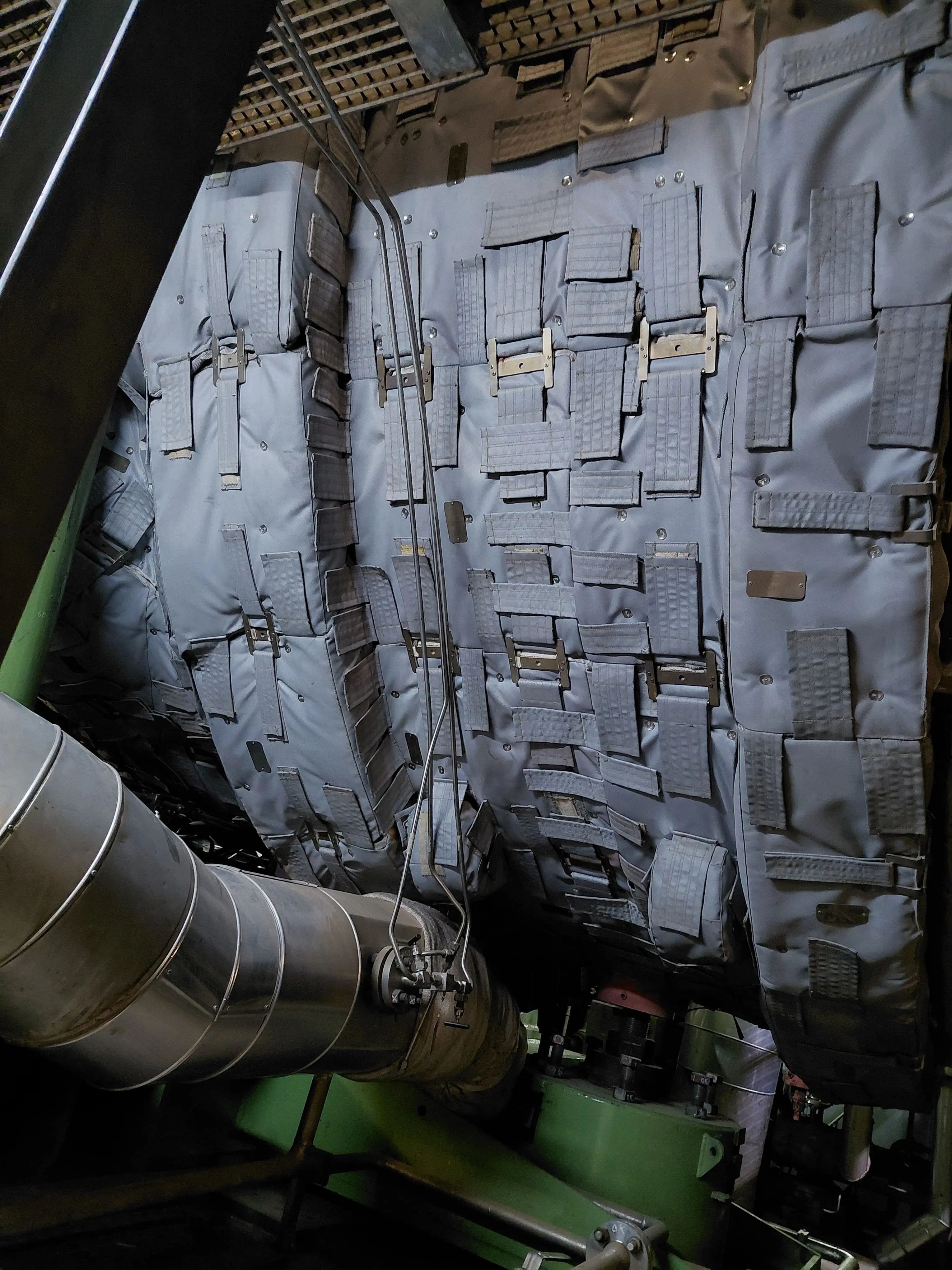 Cobertura con mantas térmicas removibles sobre turbina industrial de gran superficie – Aislaciones DM